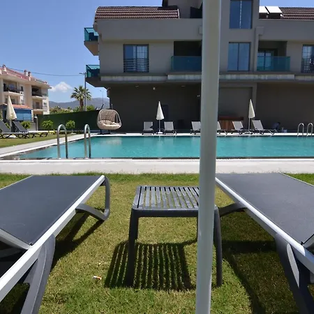 Mykonut Erna アパートホテル