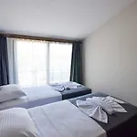 Apartahotel Mykonut Erna