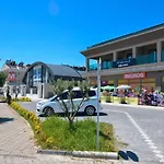 Apartahotel Mykonut Erna