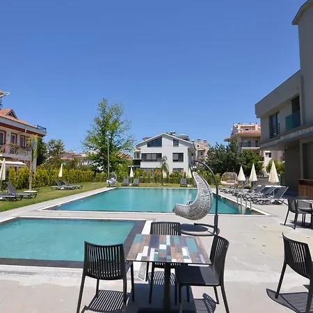 Apart-hotel Mykonut Erna 4*