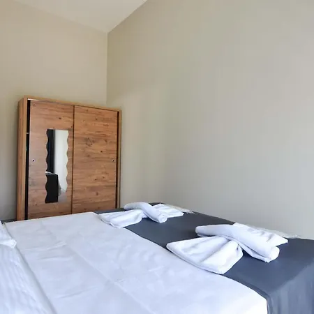 Mykonut Erna Aparthotel *