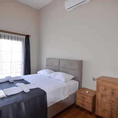 Apart-hotel Mykonut Erna 4*