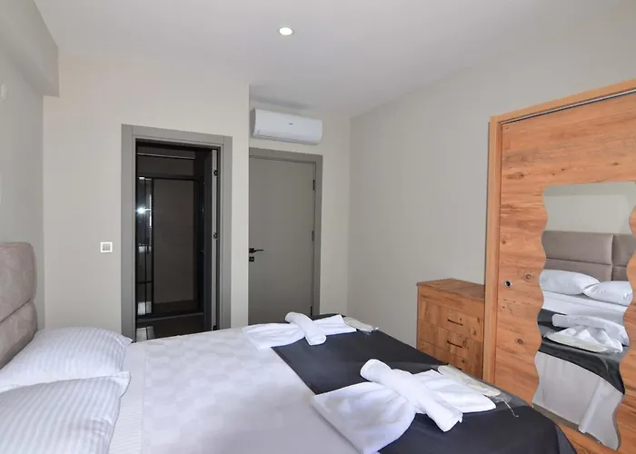 Mykonut Erna Apartmanhotel 4*