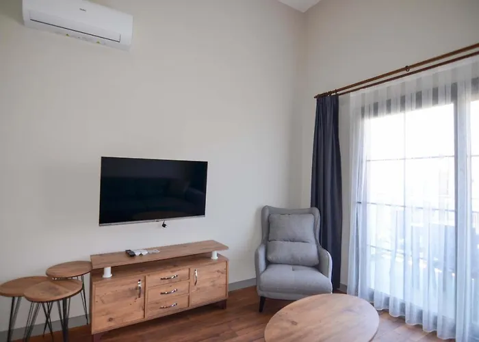 Mykonut Erna Apartmanhotel 4*