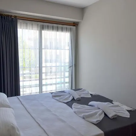 Apartahotel Mykonut Erna