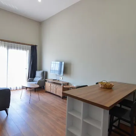 Apartahotel Mykonut Erna 4*