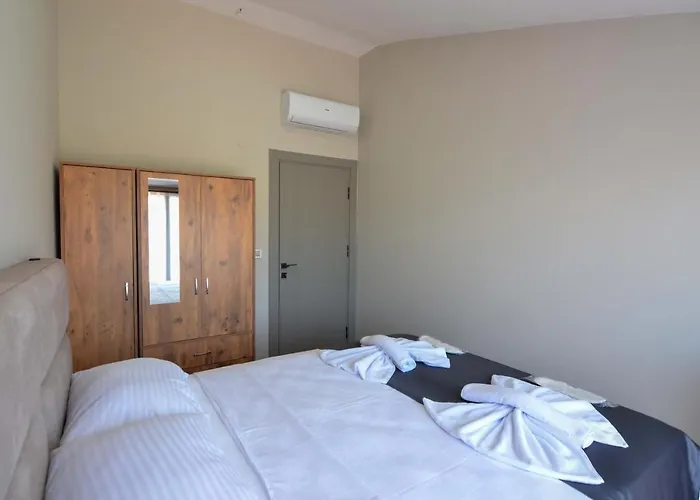 Mykonut Erna Apartahotel 4*